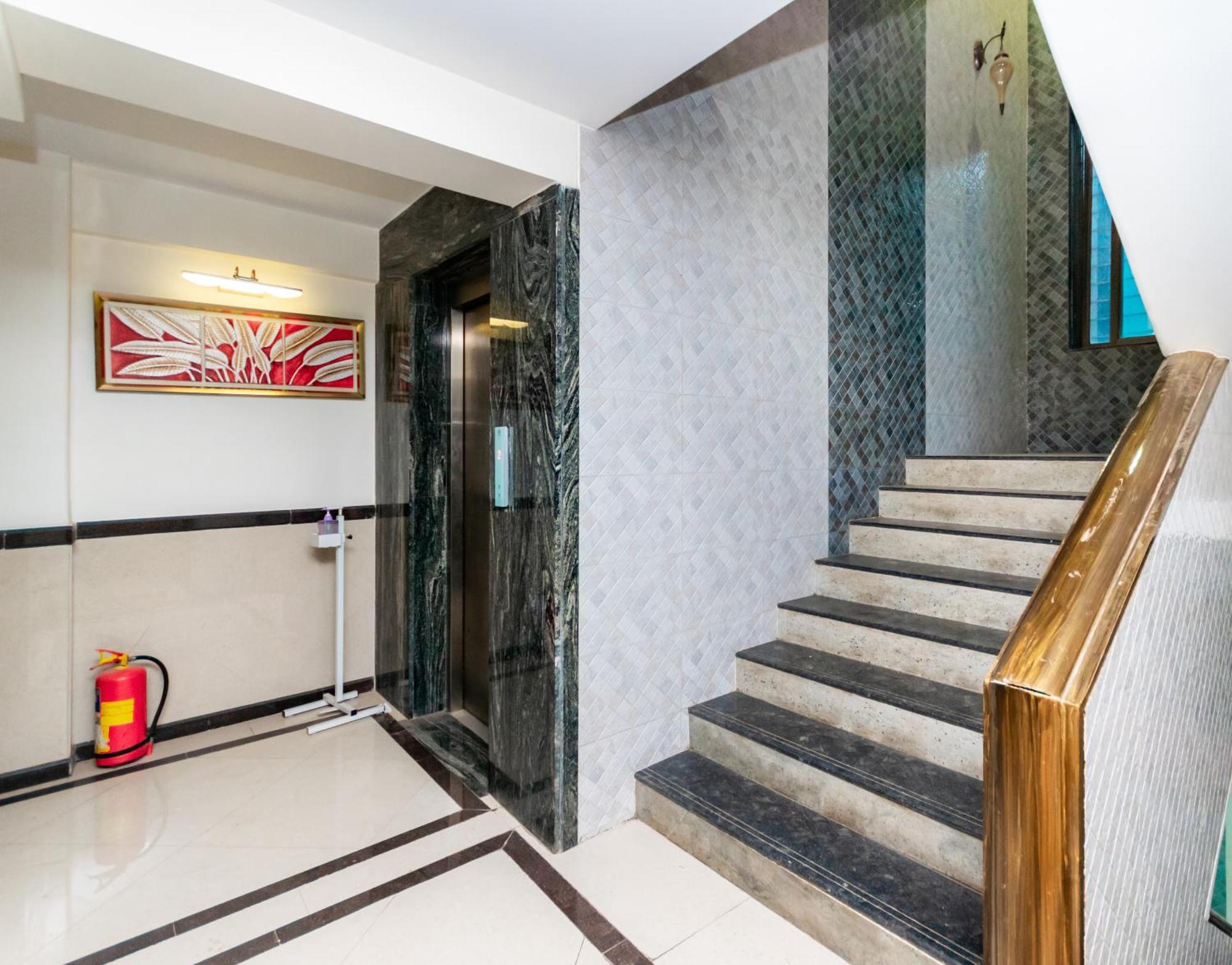 Hotel Treebo Laaiba Residency Bombay Exterior foto